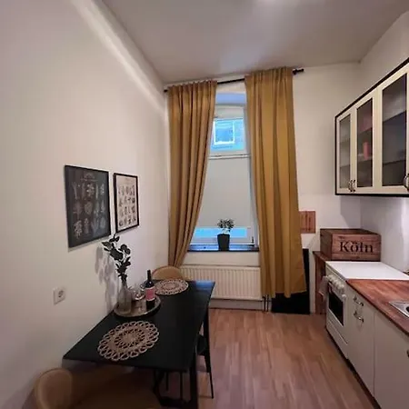 Cozy - Bed & Breakfast - Near Cathedral