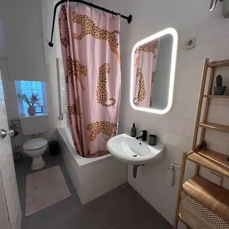 Cozy - Bed & Breakfast - Near Cathedral
